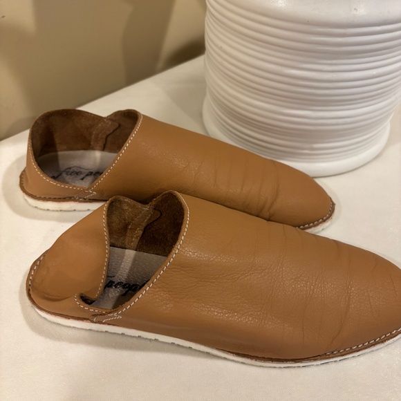 Free People loafers Convertible Slides Tan sz 39 / 8.5 - Picture 2 of 12